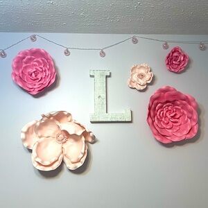 Flower Wall Decor Set of 5 (Letter L not included)